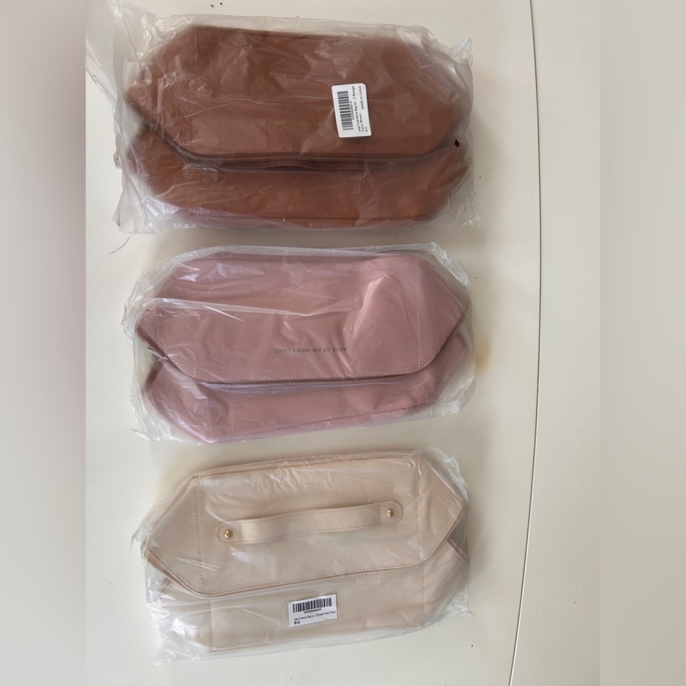 BNWT Rose of No Man’s Land Large Cosmetic Bag in 3 Different Colours - Picture 13 of 16